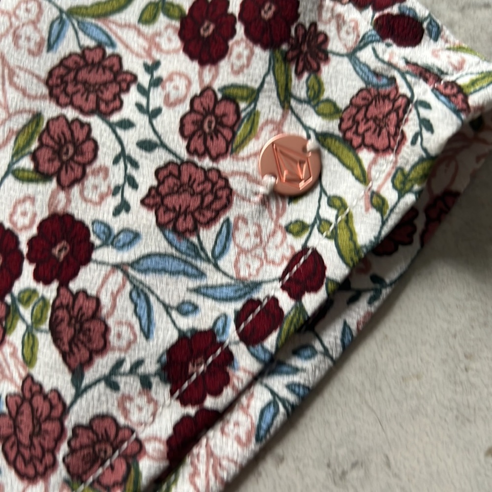 Volcom top - Picture 5 of 6